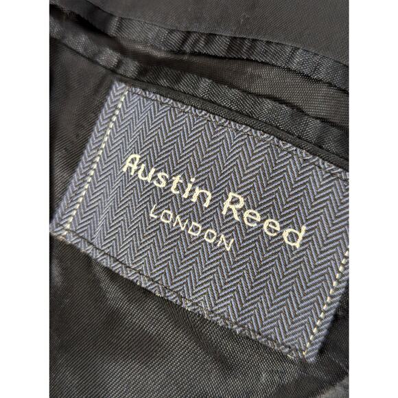 AUSTIN REED! DEEPEST NAVY BLUE WOOL, GOLD BUTTON SPORT COAT, CLUB JACKET! SZ 54R - Picture 7 of 9